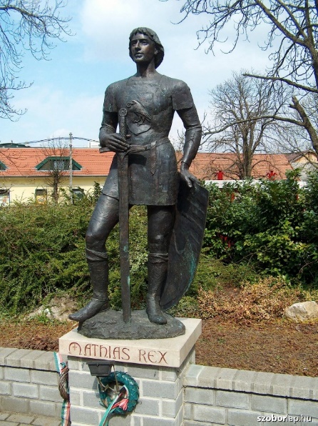 Hunyadi Mátyás szobra