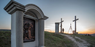 Szél-hegy és a Golgota keresztút
